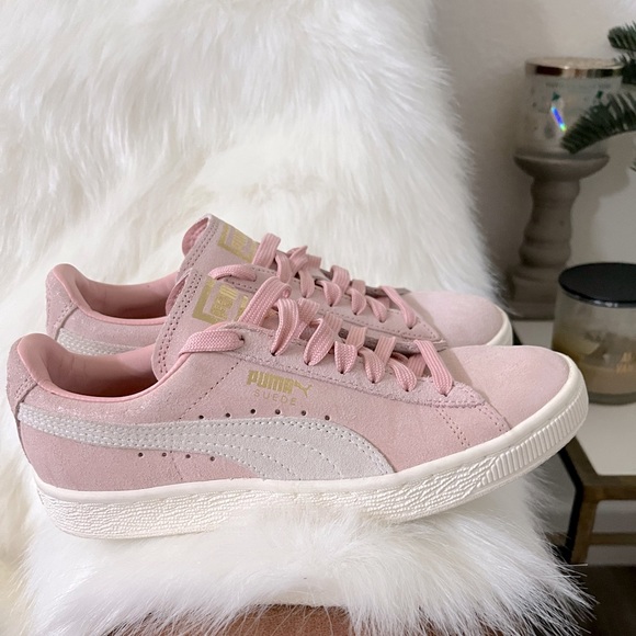 Shoes - Classic Suede Pink Puma’s
